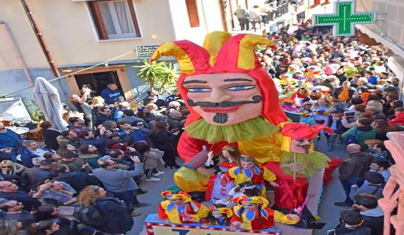 Sakız Adasında Mostra Karnavalı Turu