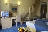 THE MAXIM RESORT HOTEL