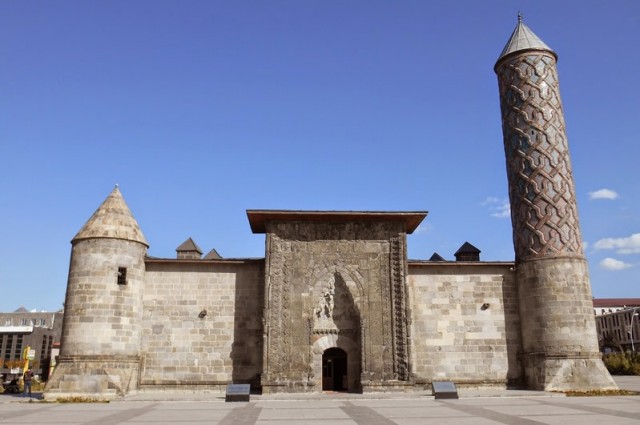 Uçaklı Kars & Erzurum Turu