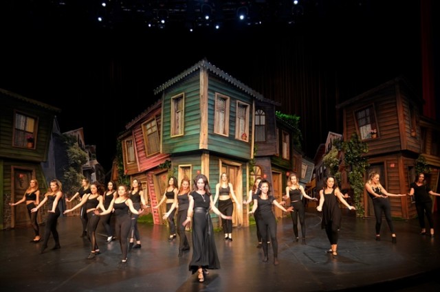 İstanbul 7 Kocalı Hürmüz Tiyatro Oyunu