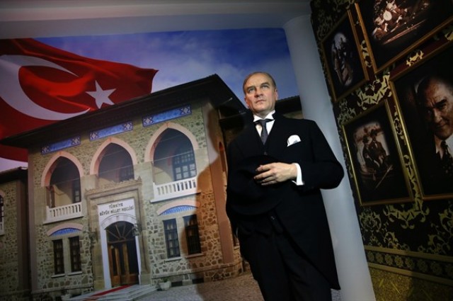 İstanbul 7 Kocalı Hürmüz Tiyatro Oyunu