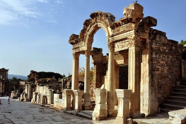 Kuşadası - Efes Antik Kenti - Meryemana - Şirince Turu
