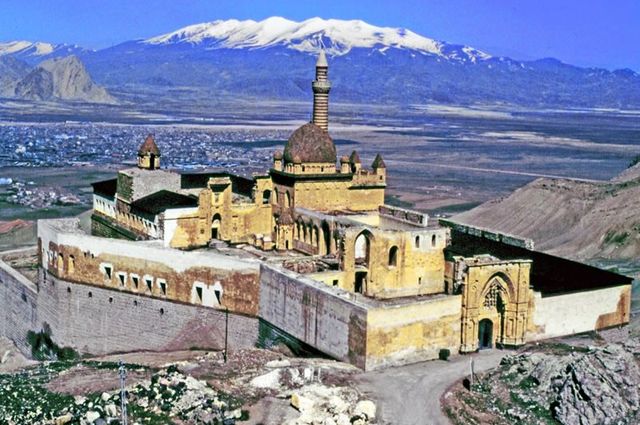 Uçaklı Butik Van Turu