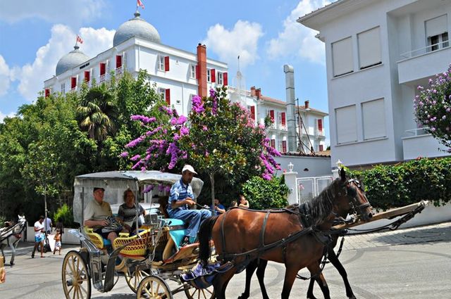 İstanbul Alice Müzikali ve Adalar Turu 