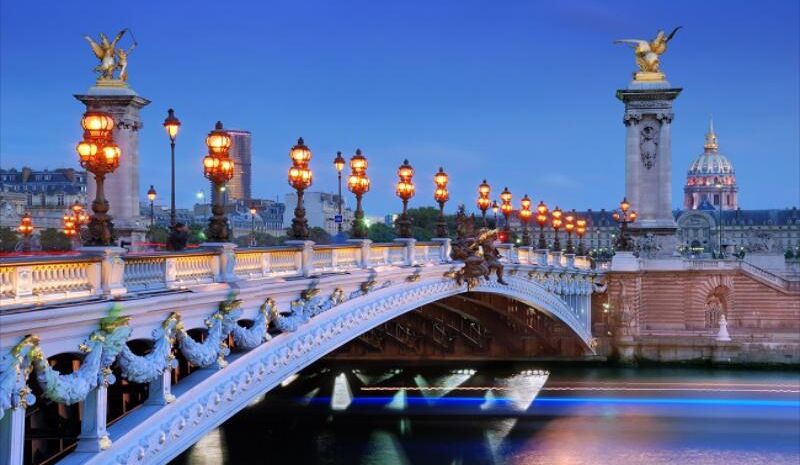 İzmir'den Direkt  Sefer İle Paris Turu Yilbası Rotası