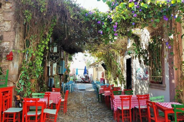 Her Perşembe Ayvalık Cunda adası - Sarımsaklı plajı - Şeytan sofrası Turu